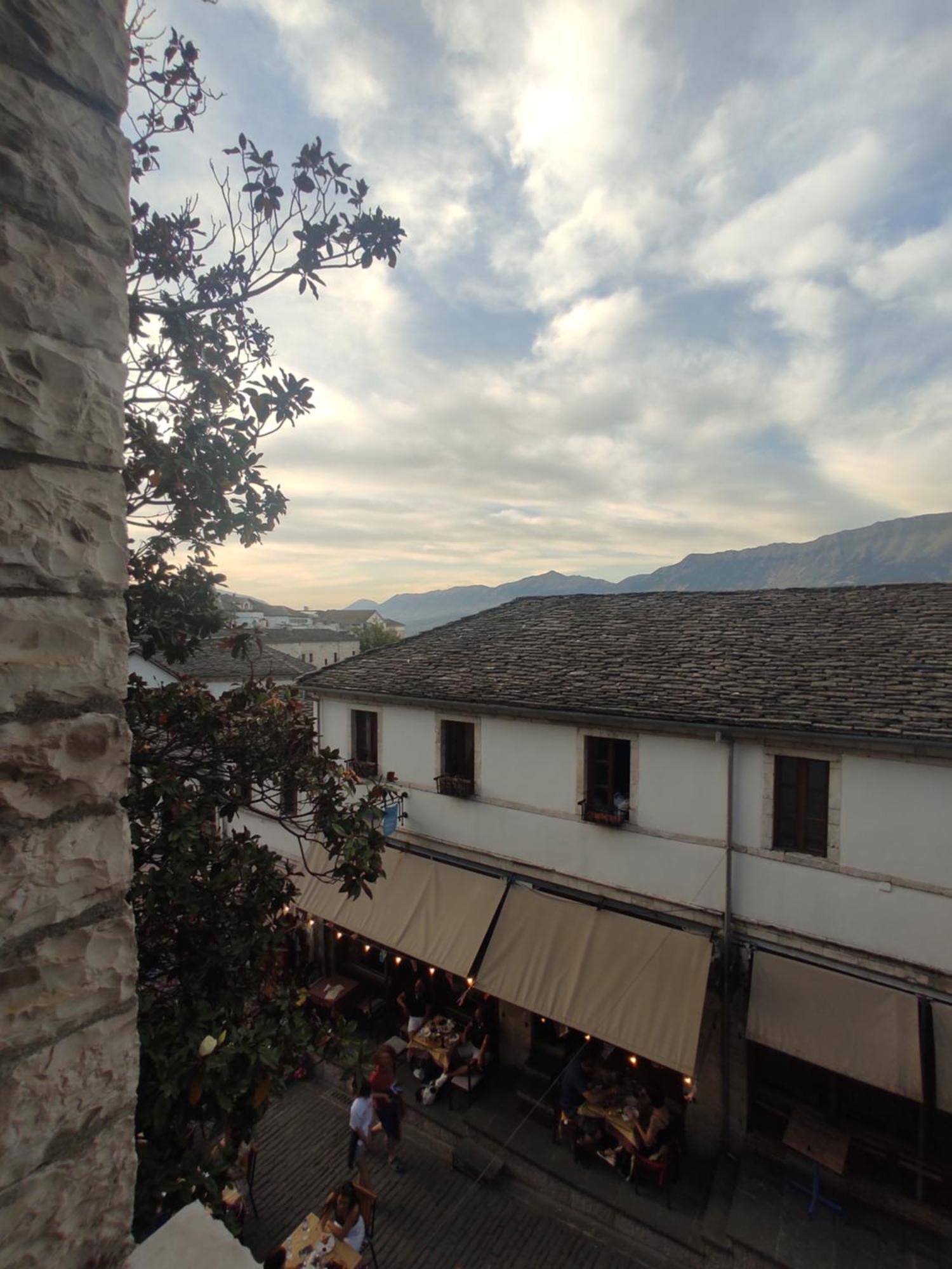Xheison Apartment Gjirokastër Eksteriør billede