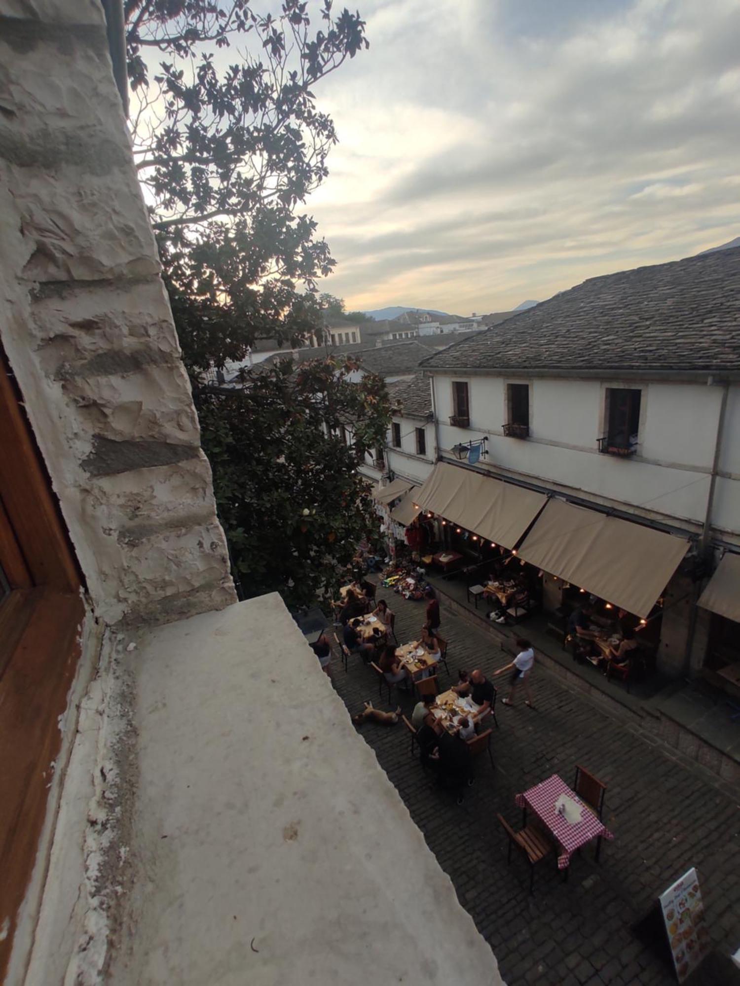 Xheison Apartment Gjirokastër Eksteriør billede