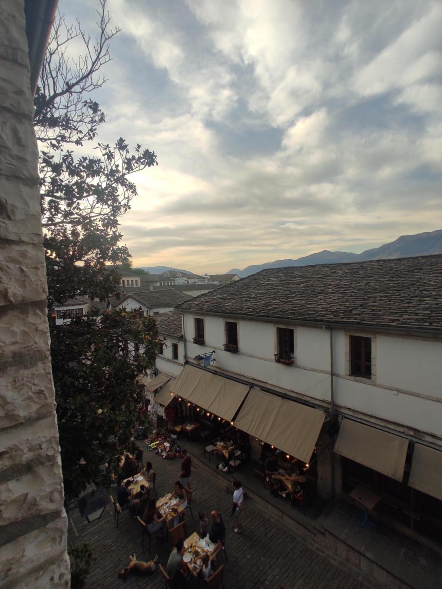 Xheison Apartment Gjirokastër Eksteriør billede
